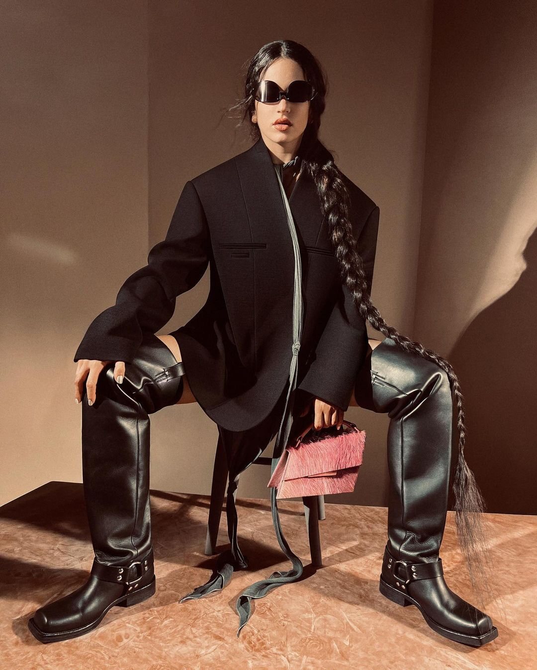 Rosalía posa para Paul Kooiker en la última campaña de Acne Studios | Foto: Instagram