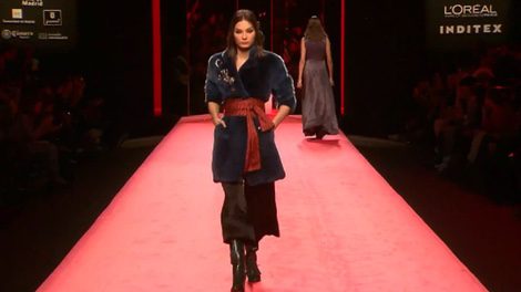 Piezas sedosas y aterciopeladas para la temporada AW 2016