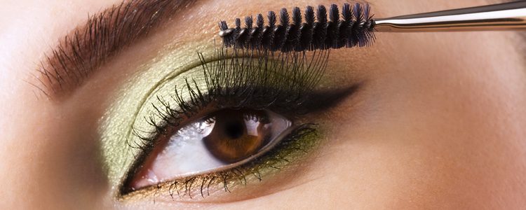 Adapta el 'greenery' a tu maquillaje