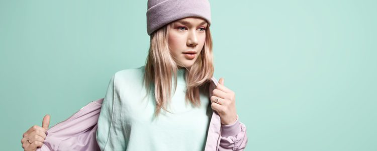 Dale a tu estilo algo color con sudaderas de colores