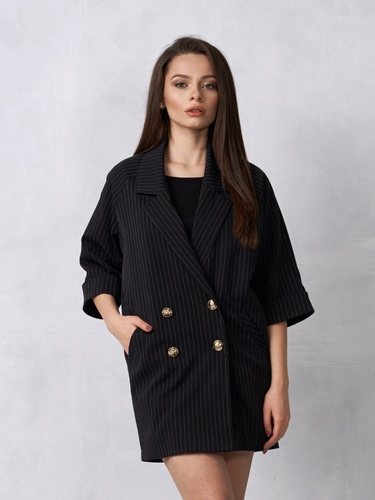 La blazer vestido se ha convertido en tendencia en las últimas temporadas