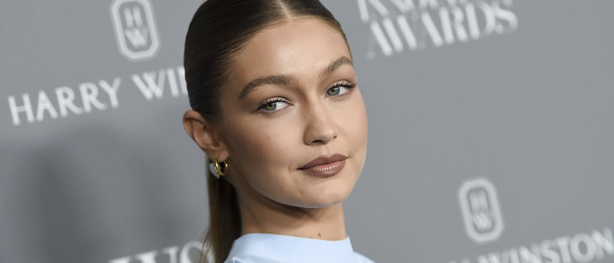 Gigi Hadid protagoniza su primera portada en solitario para Vogue USA tras haber sido madre