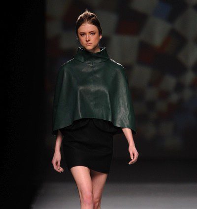 Las capas de AA de Amaya Arzuaga abren la Madrid Fashion Week otoño/invierno 2014/2015