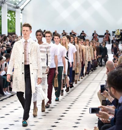 Burberry Prorsum Hombre desfila por primera vez junto a la precolección femenina en Londres