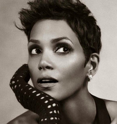 Sensual y provocativa: así presenta Halle Berry el primer conjunto de su colaboración con Scandale