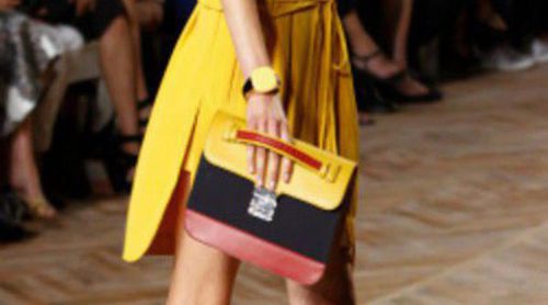 Tommy Hilfiger apuesta por el color-block y las prendas oversize para la primavera de 2012