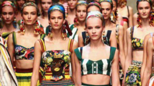 Dolce & Gabbana vuelve a inspirarse en la mujer siciliana en la Semana de la Moda de Milán primavera/verano 2013