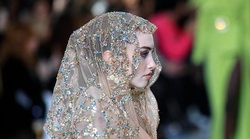 Los secretos de la estética imperial en el desfile de Alta Costura de Elie Saab