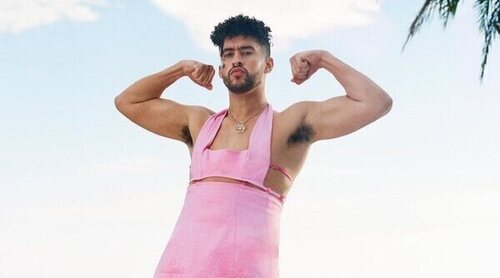 Bad Bunny protagoniza la última campaña de Jacquemus en vestido y tacones al más puro estilo Brad Pitt en 1999