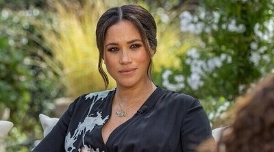 El Armani de Menghan Markle en la entrevista con Oprah, elegido Vestido del Año 2021 y ahora pieza de museo