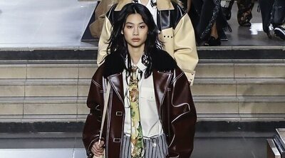 Jung Ho-yeon ('El Juego del Calamar') abre el desfile otoño/invierno 2022 de Louis Vuitton en París