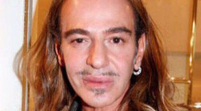 John Galliano regresa al diseño de moda colaborando con Oscar de la Renta