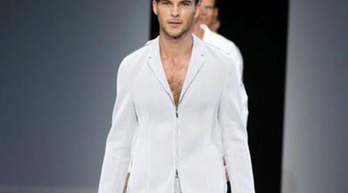 Elegancia deportiva en la colección masculina primavera/verano 2014 de Emporio Armani