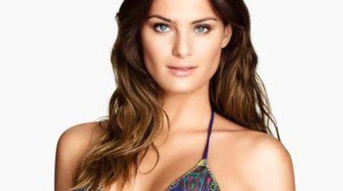 H&M repite con la top Isabelli Fontana para su colección de baño 2014