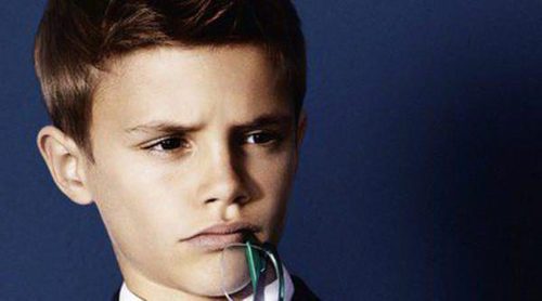 Romeo Beckham sigue los pasos de su padre en su nueva campaña para Burberry