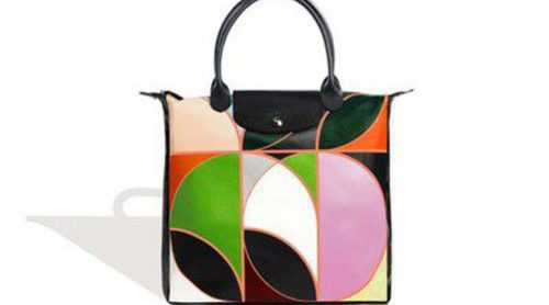 Longchamp celebra sus veinte años junto a Sarah Morris reinventando su icónico bolso 'Le Pliage'