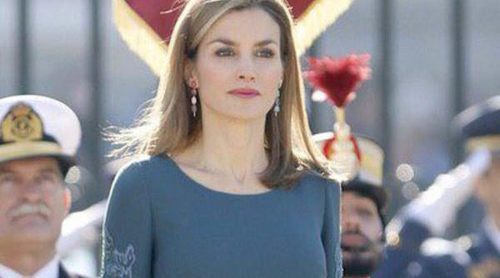 La Reina Letizia opta por el largo en su look de la Pascua Militar 2015