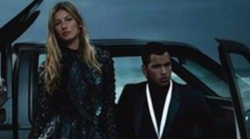 Gisele Bündchen, muy sexy, pesenta la colección de primavera 2012 de Givenchy