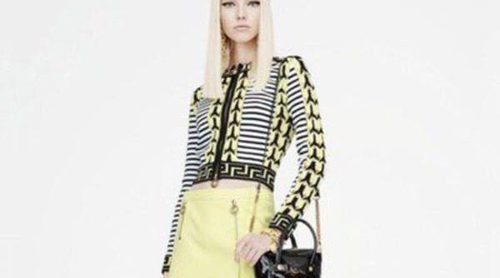 Sasha Luss se sumerge en el carácter 'Sixties' para dar vida a la nueva colección Resort 2015 de Versace