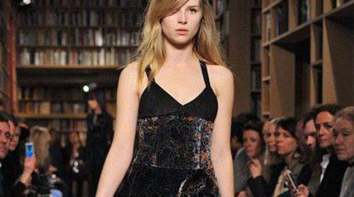 Lottie Moss, hermana de Kate Moss, se estrena como modelo en la Paris Fashion Week