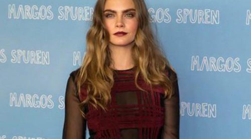 Análisis de estilo: la alfombra roja de Cara Delevingne en el tour de 'Ciudades de papel'