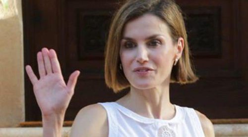 El look trendy de la Reina Letizia en su tradicional posado en Marivent