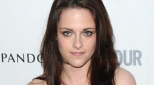 Kristen Stewart customiza unas Vans con fines solidarios