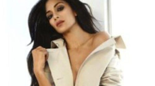 La firma London Fog desnuda a Nicole Scherzinger para su nueva campaña