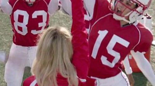 La Super Bowl 2016 más sexy con los ángeles de Victoria's Secret como jugadoras de fútbol