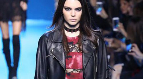 Elie Saab muestra colección 'Boho-Gótica' con Kendall Jenner como embajadora del desfile en Paris Fashion Week