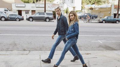 Hailey Baldwin y Lucky Blue Smith conquistan Los Ángeles con la colección Hilfiger Denim