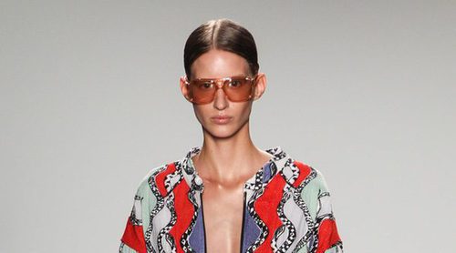 Custo Barcelona sube a la Nueva York Fashion Week una primavera/verano 2017 muy variopinta