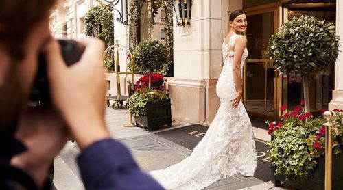 Irina Shayk luce los nuevos diseños de Pronovias en su colección 'Atelier 2017'