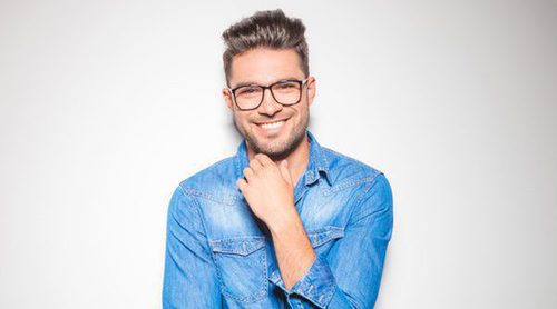 Look masculino para San Valentín: ¿camisa o camiseta?