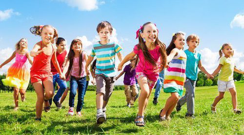 Cómo vestir a los niños para ir al parque en primavera