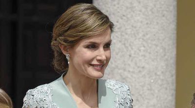 La Reina Letizia: dos hijas, dos Comuniones pero un mismo vestido de Felipe Varela