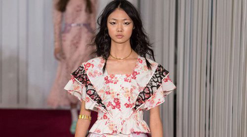 Superposiciones y flores mandan en la colección de Jill Stuart primavera/verano 2018 en Nueva York Fashion Week