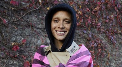 Burberry presenta su primera colección de 2018 con Adwoa Aboah