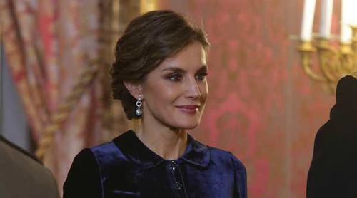 El impecable look terciopelo de la Reina Letizia para la Pascua Militar 2018