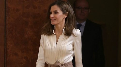 El look de la Reina Letizia convertido en low cost. ¡Atrévete a copiarlo!