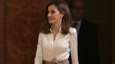 El look de la Reina Letizia convertido en low cost. ¡Atrévete a copiarlo!