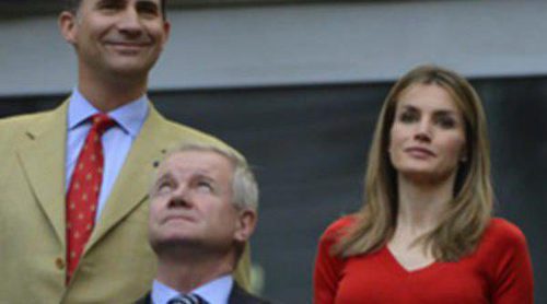 La Princesa Letizia se viste de rojo para animar a La Selección Española