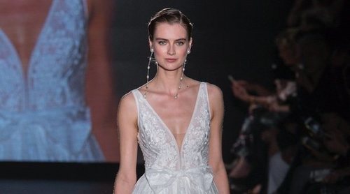 La sencillez inunda la Barcelona Bridal Fashion Week 2018 con el desfile de Rosa Clará