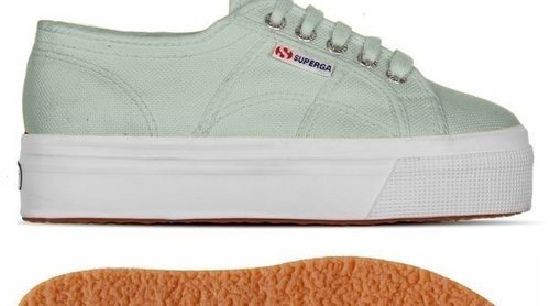 Los tonos pastel, la gran novedad de la nueva línea de zapatillas de Superga