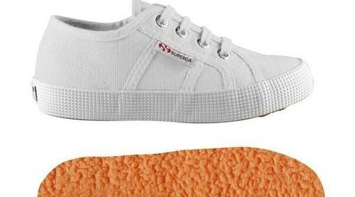 Superga Kids mezcla lo tropical con el color en su colección para invierno 2019