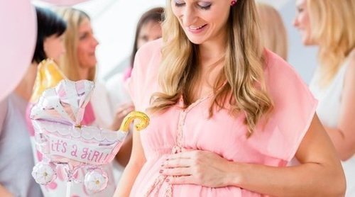 Cómo vestirse para ir a un baby shower