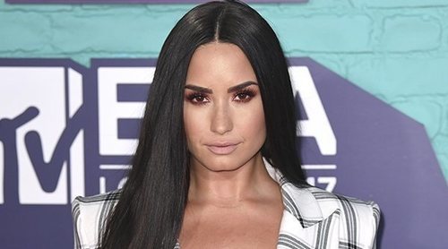 La evolución de estilismos de Demi Lovato, de chica Disney a mujer fuerte en los escenarios