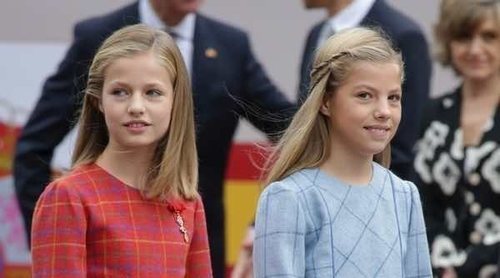 La Princesa Leonor y la Infanta Sofía se suman a la moda de los cuadros el Día de la Hispanidad 2018