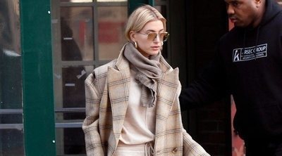 El look más original de Hailey Baldwin convertido en low cost. ¡Atrévete a copiarlo!