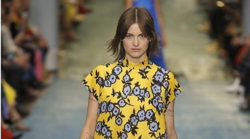 Carolina Herrera presagia un otoño/invierno 2019/2020 lleno de color y volumen